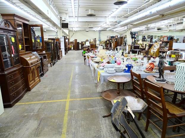 Verona旅游景点-The Factory Antique Mall