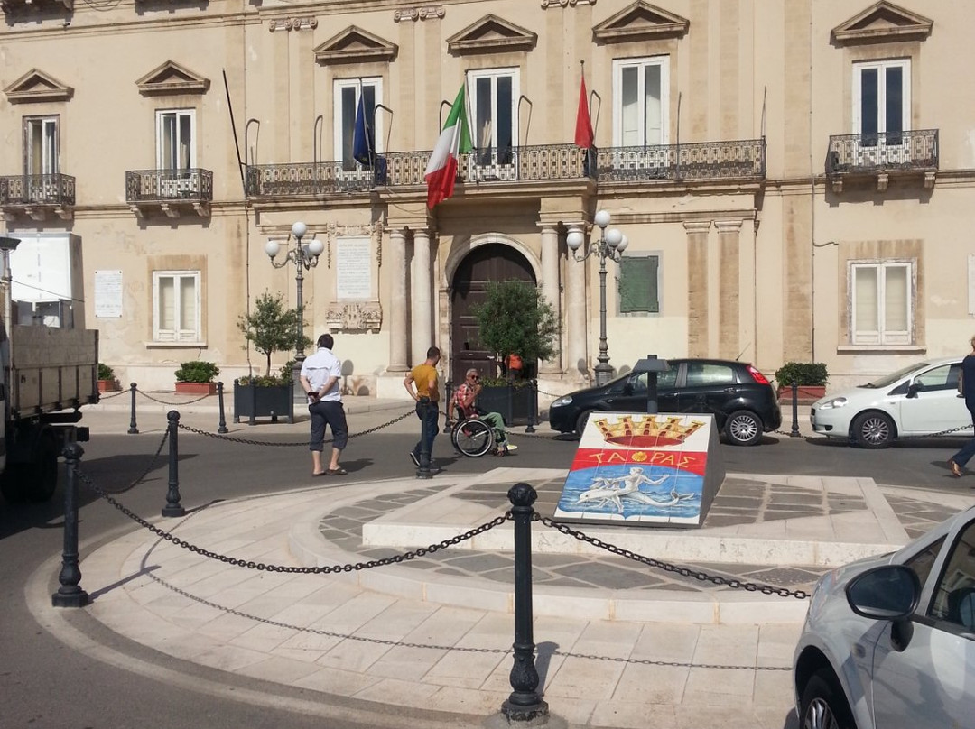 Piazza Castello-塔兰托必去景点