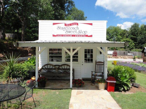 Mrs. Lee's Stagecoach Sweet Stop-Flovilla必去景点