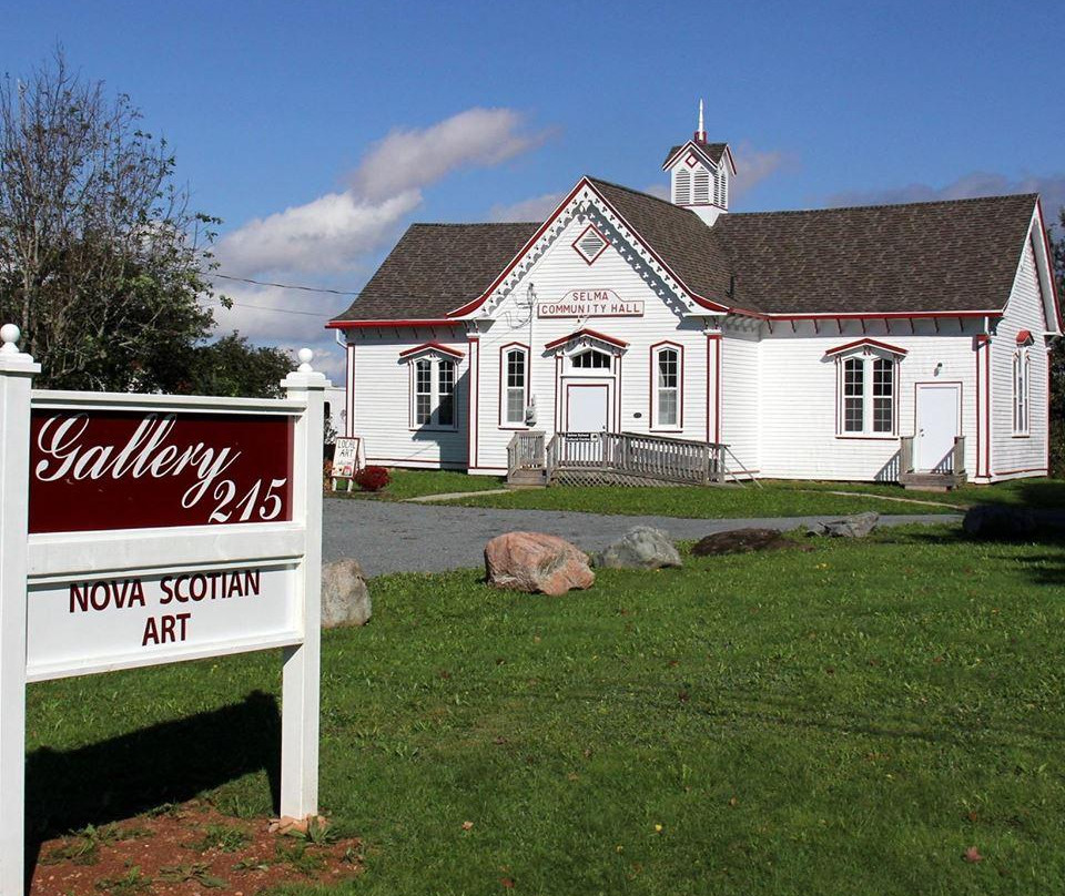 Gallery 215-Maitland必去景点