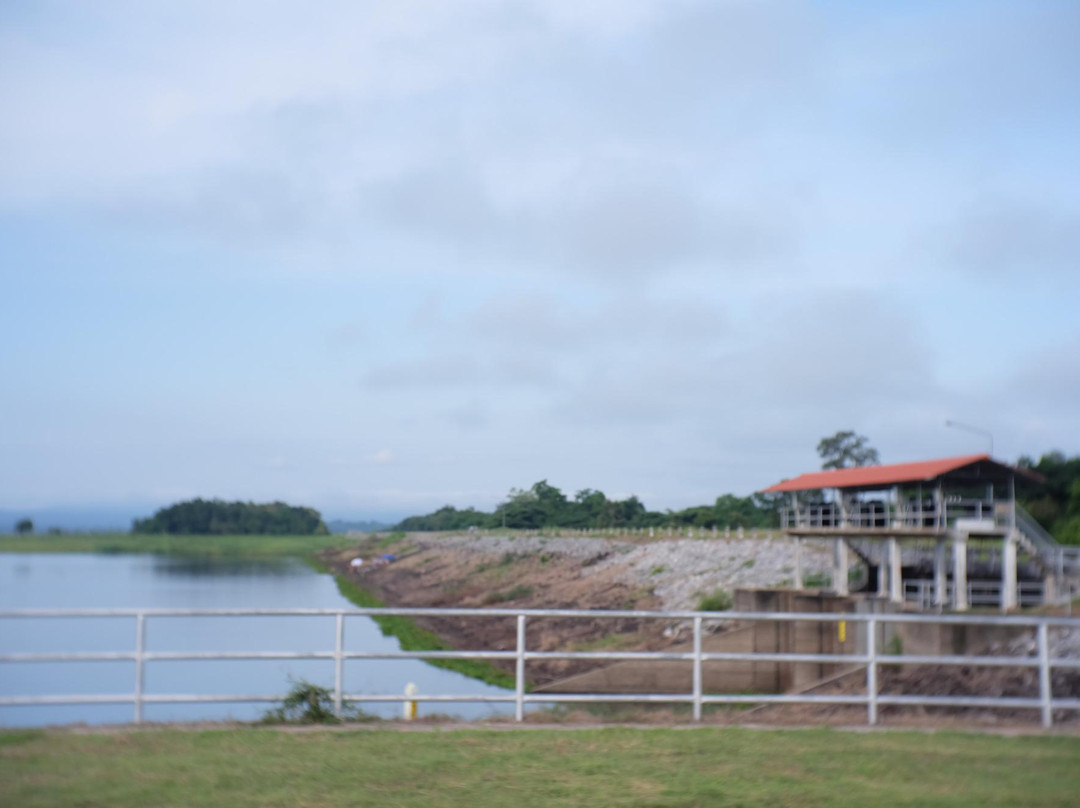 Huai Luang Reservoir景点图片