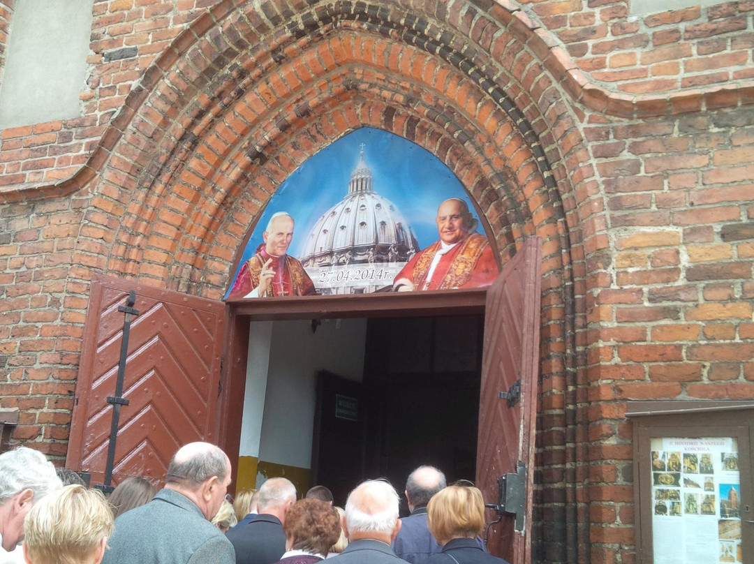Saints Peter and Paul Church, Pieniezno景点图片