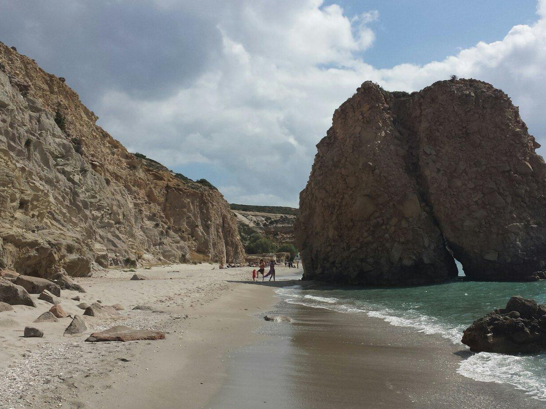 Firiplaka Beach-米洛斯岛必去景点