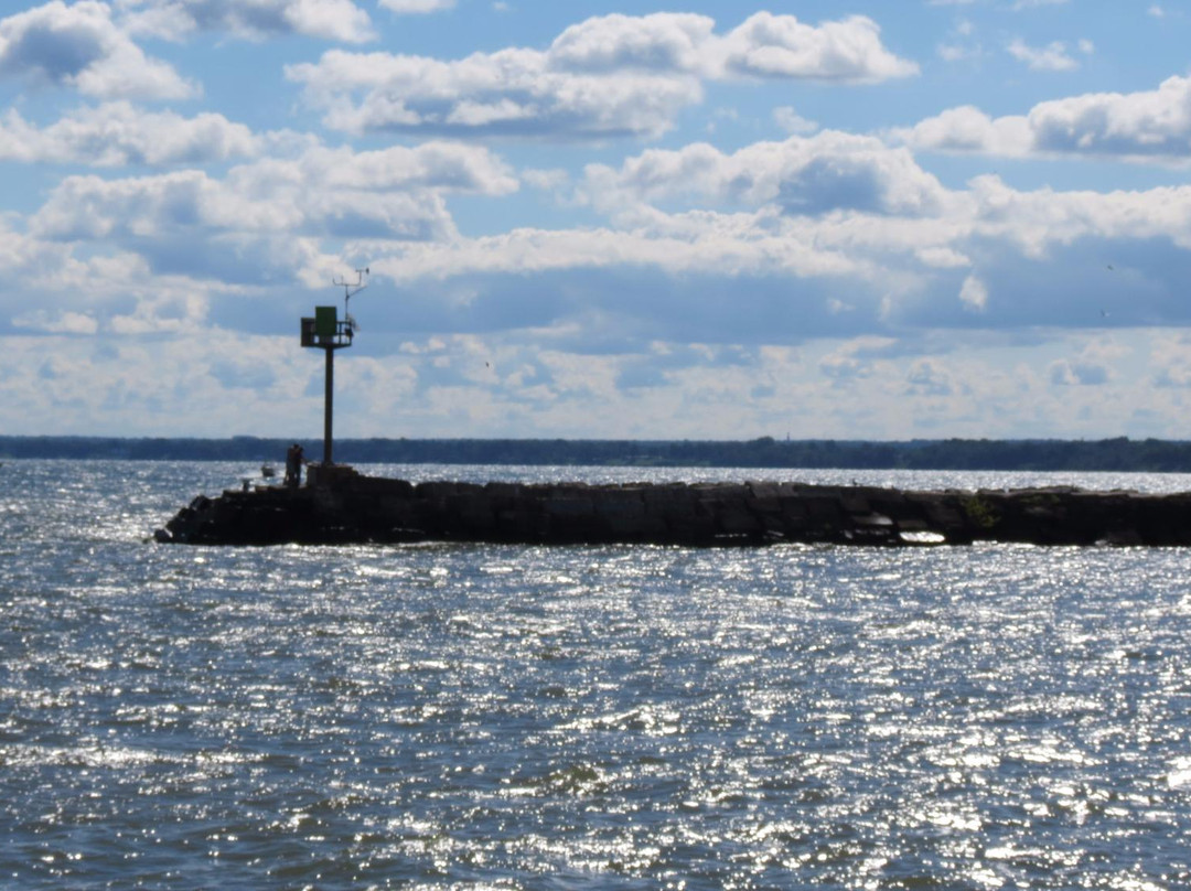 Huron Harbor and Pier-Huron必去景点