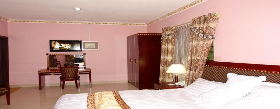 Obaa'S Golden Plaza Hotel主图