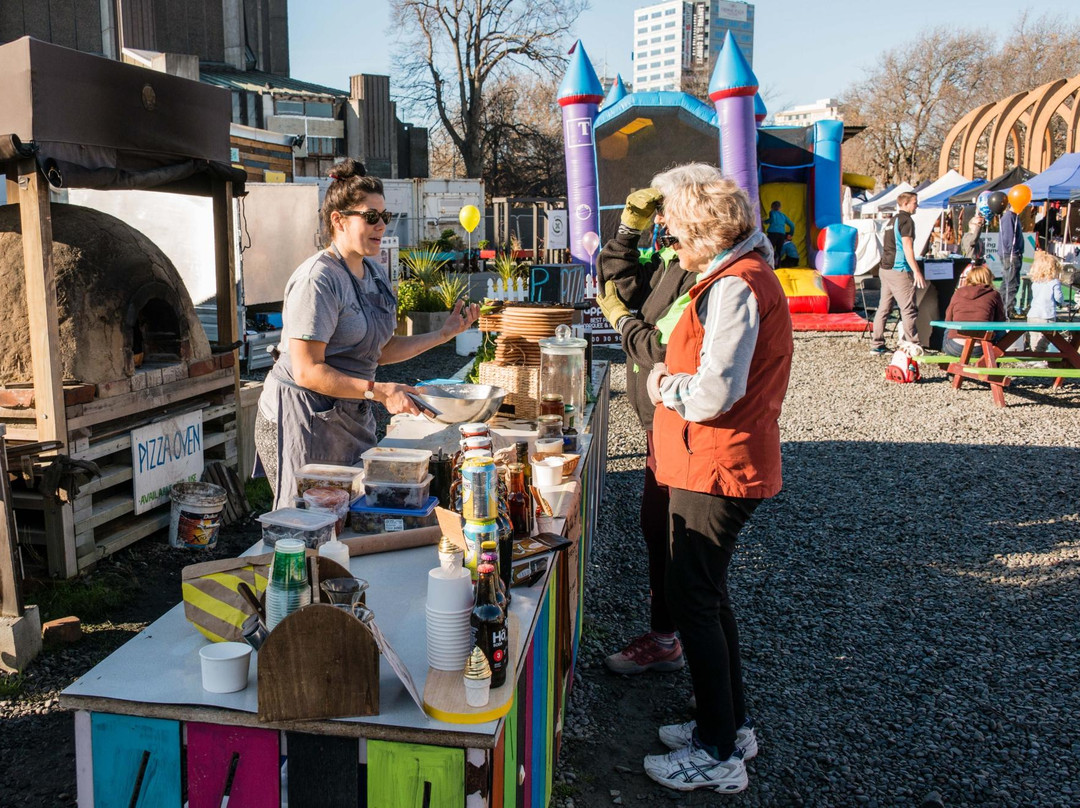 Downtown Farmers Market景点图片