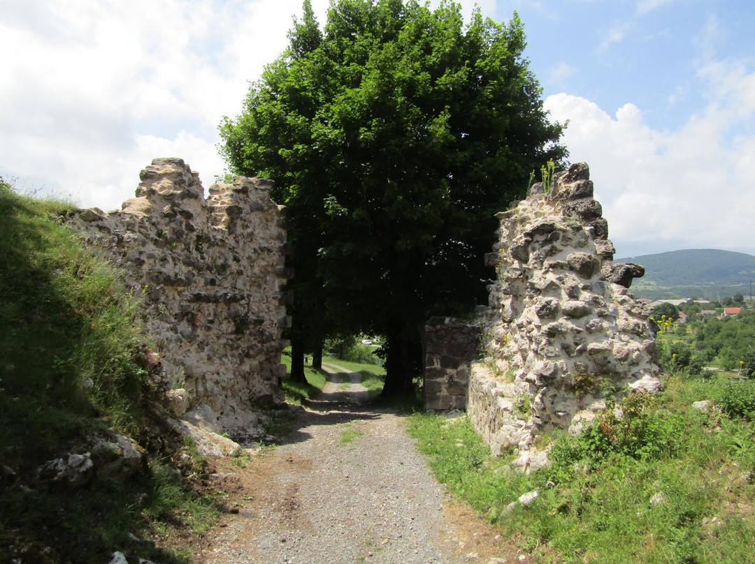 Sokolac Castle景点图片