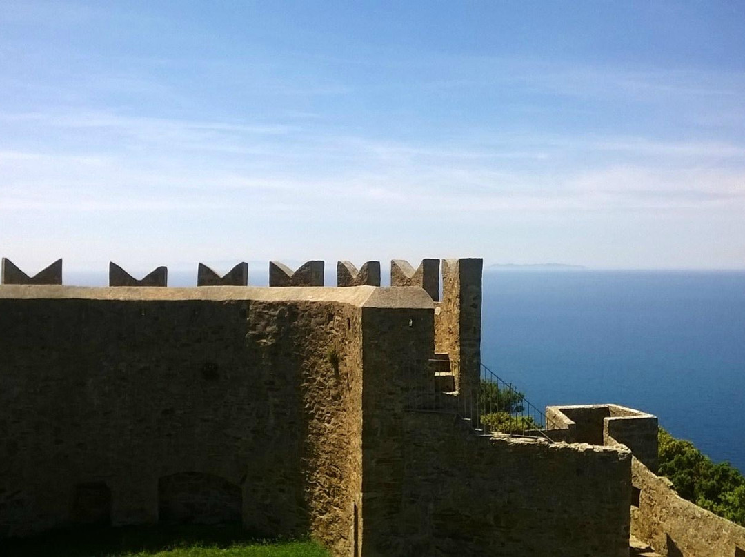 Torre Medievale e Rocca Degli Appiani-Populonia必去景点
