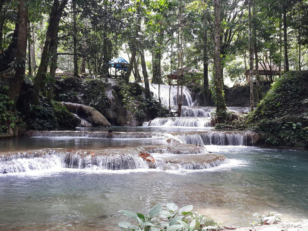 Salodik Waterfall景点图片