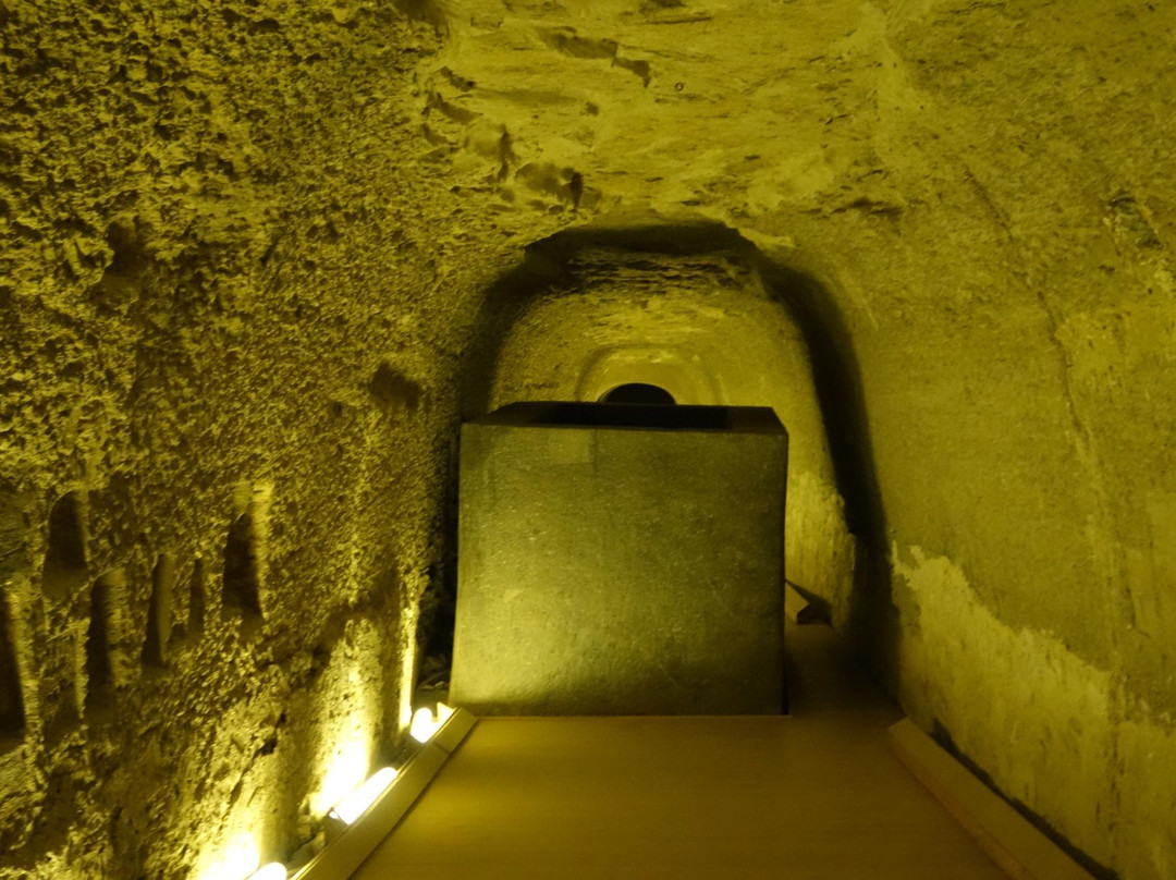 Abu Sir旅游景点-Serapeum