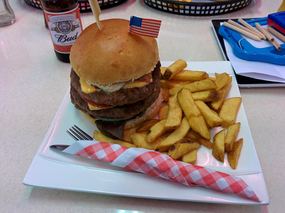 Dour餐馆和美食-Cali'fornia Diner