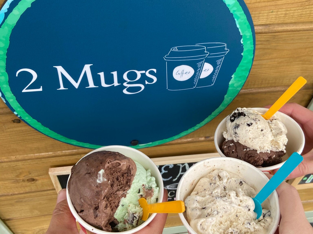2 Mugs Coffee