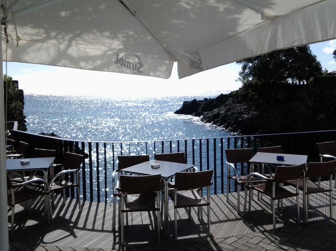 Agua de Pau餐馆和美食-Bar Caloura