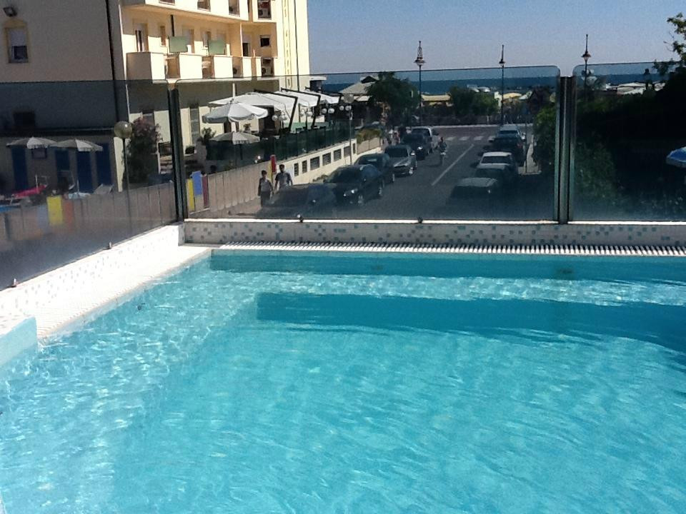 Piscina Caesar Riscaldata-切塞纳蒂科必去景点