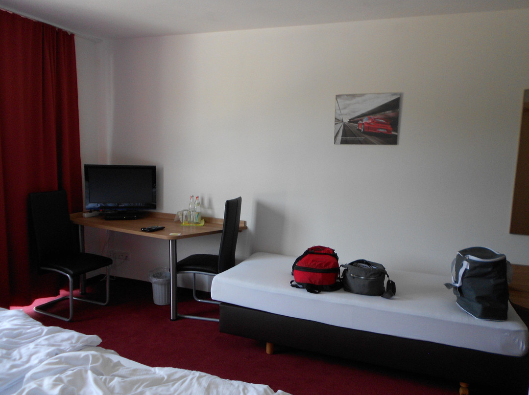 英特帕克酒店主图