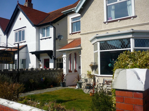 Penrhyn Bay酒店住宿-Poppies Guest House