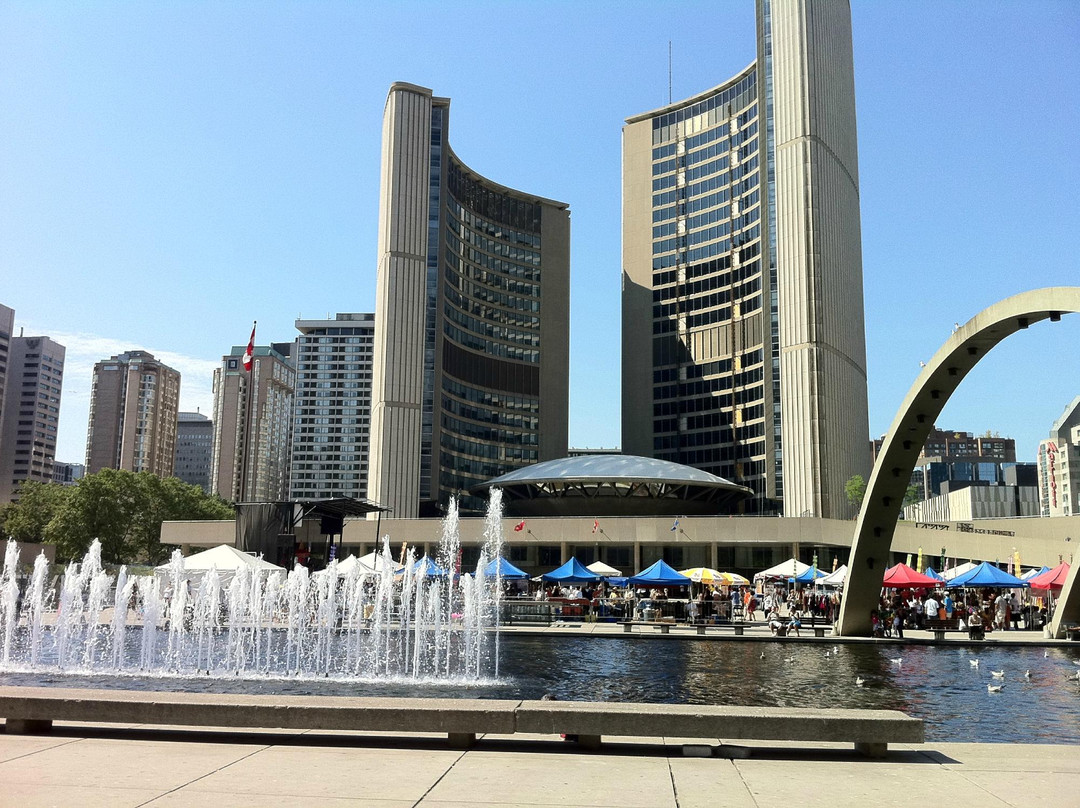 弥敦菲腊广场-多伦多必去景点