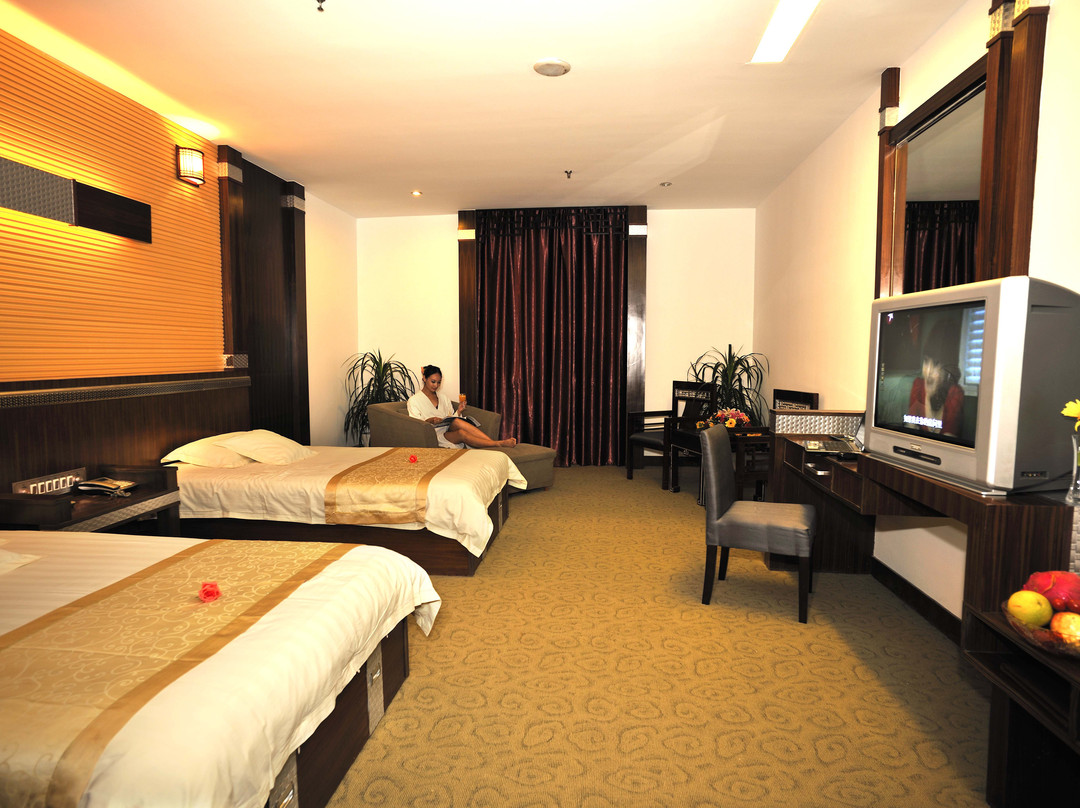 汤山百倍圣泉温泉城主图