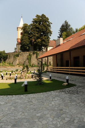 Bozovici旅游攻略图片