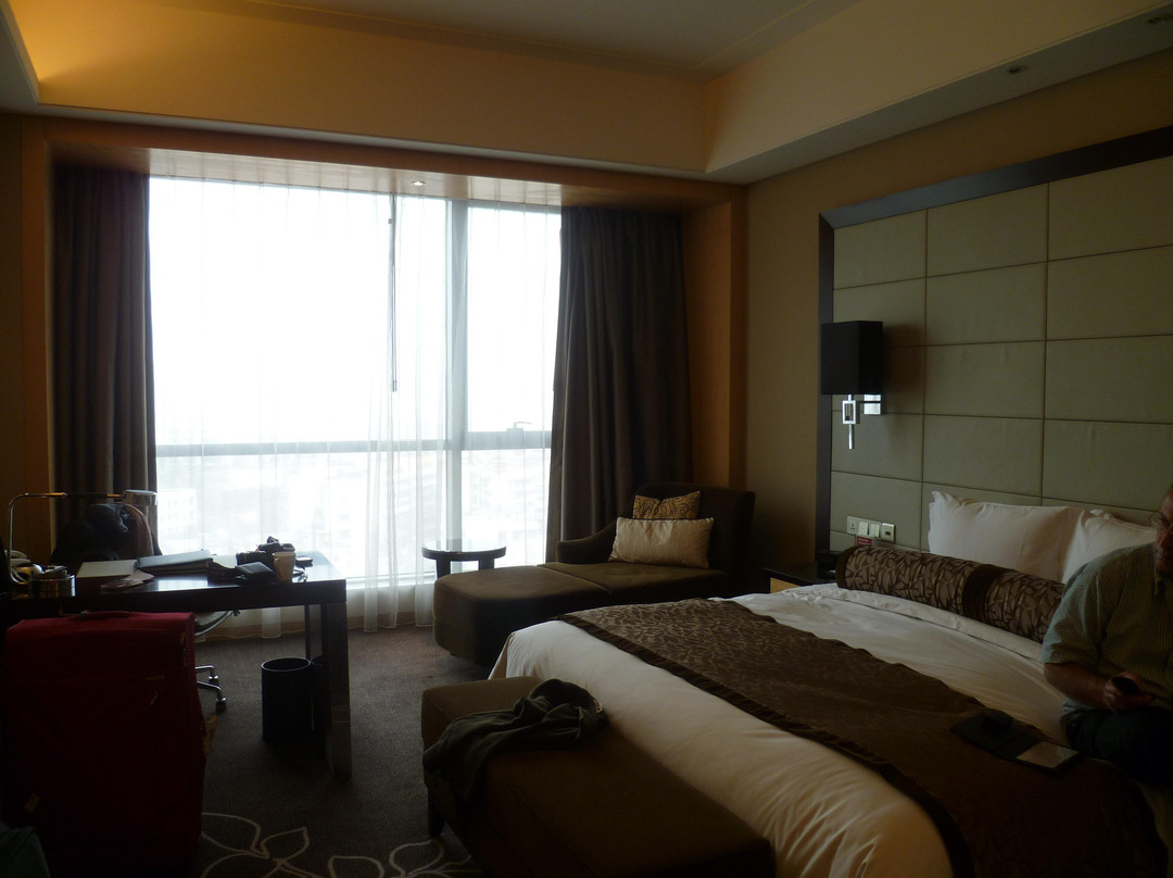 宜昌富力皇冠假日酒店(三峡游客中心伍家岗万达广场店)主图