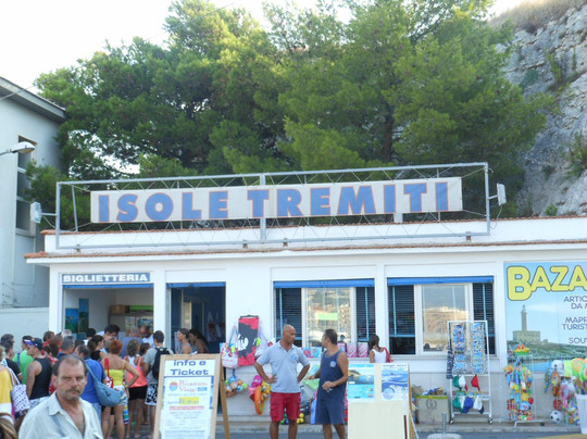 Tremiti in Barca-Tremiti Islands必去景点