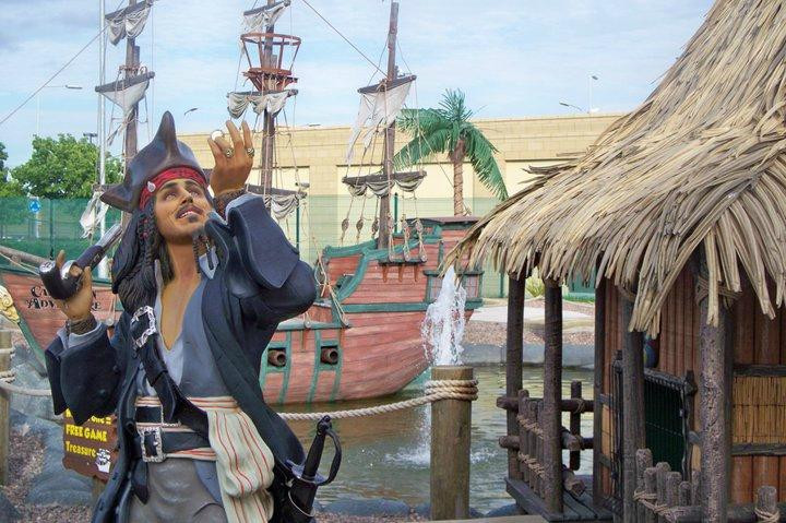 Adventure Golf Island-丹弗姆林必去景点