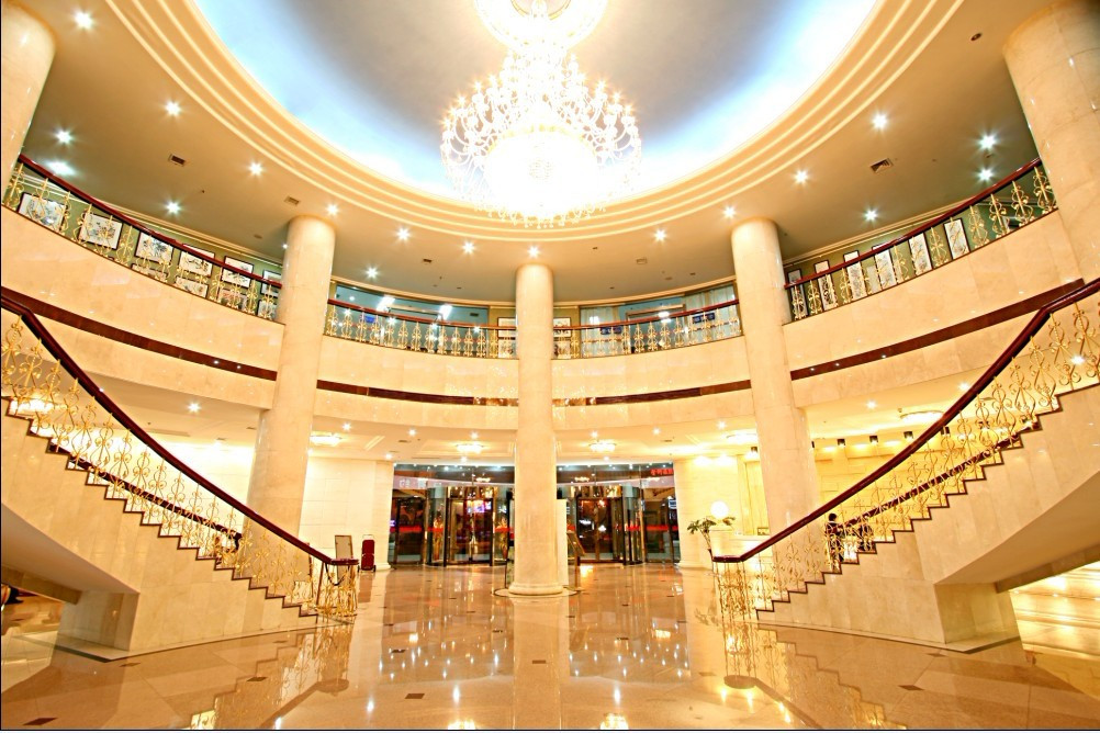 抱海大酒店主图