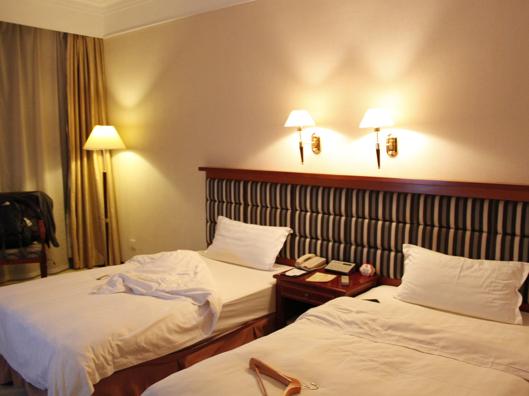 天瀑大酒店主图