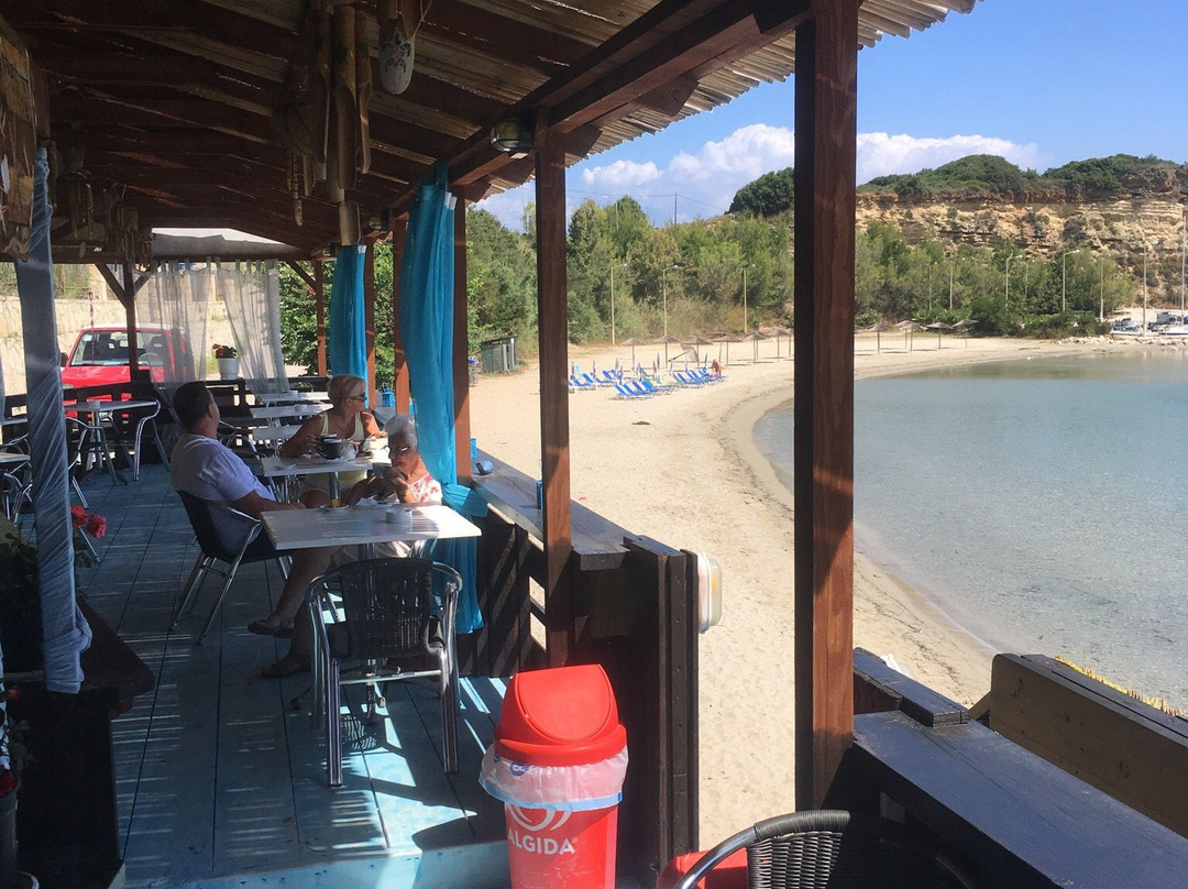 Neromilos餐馆和美食-Gaidaros beach bar