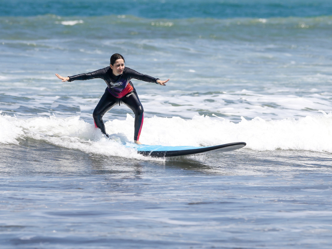 Surfer Factory Surf School景点图片