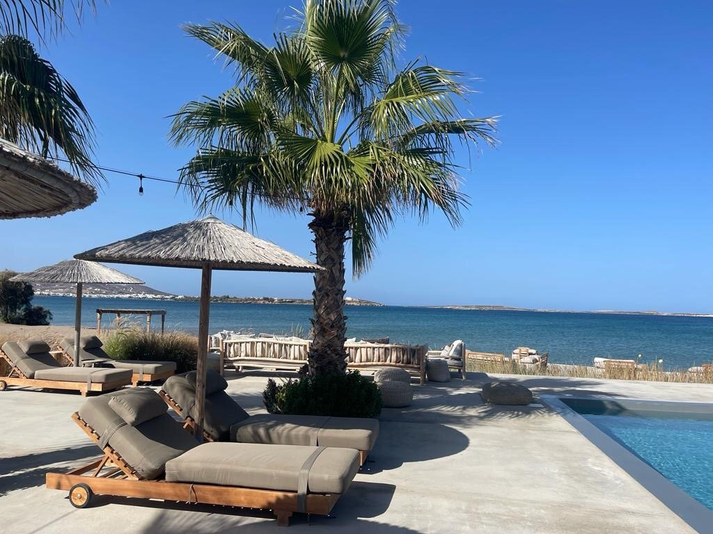 Seesoo Paros Beachfront Resort主图