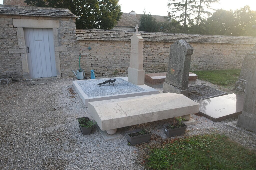 Cimetière Communal de Sainte-Marie-la-Blanche景点图片