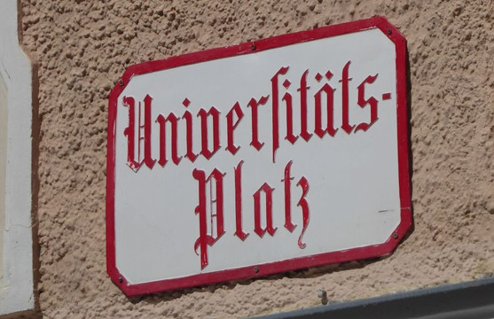 Universitatsplatz-萨尔茨堡必去景点