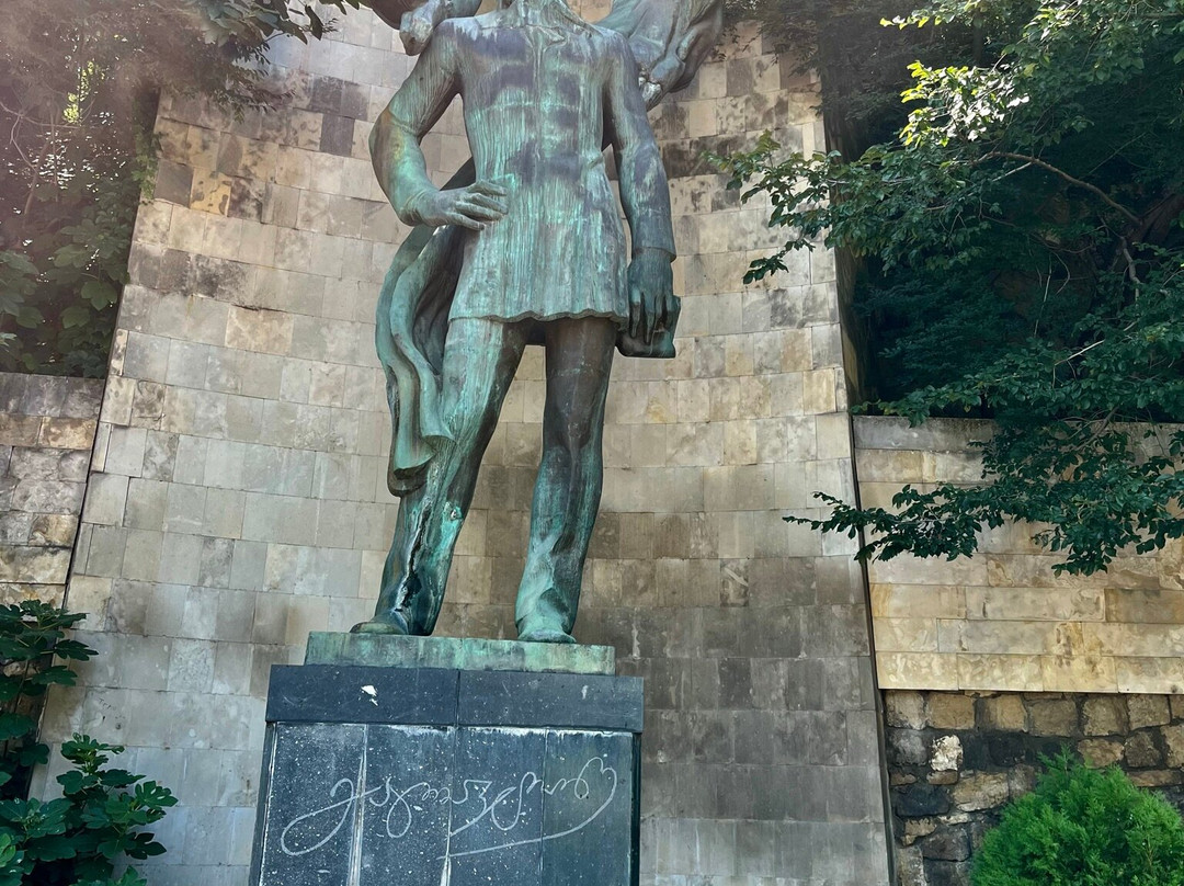 Monument to Galaktion Tabidze景点图片