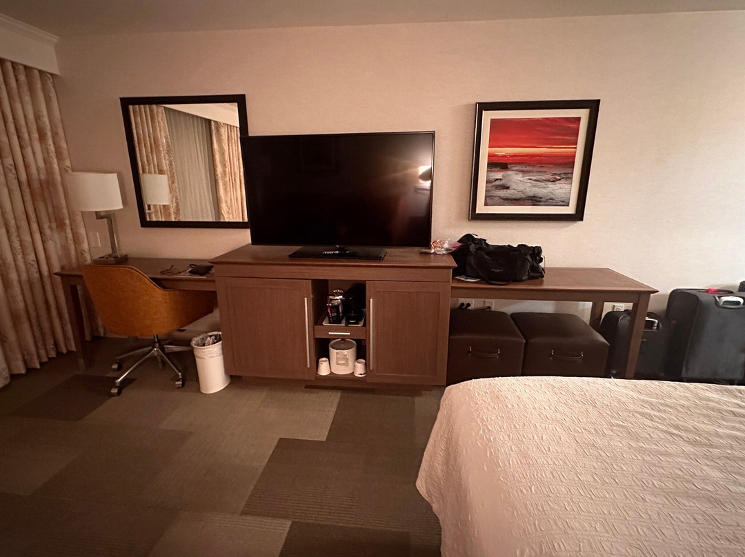 卡马里奥欢朋套房酒店主图