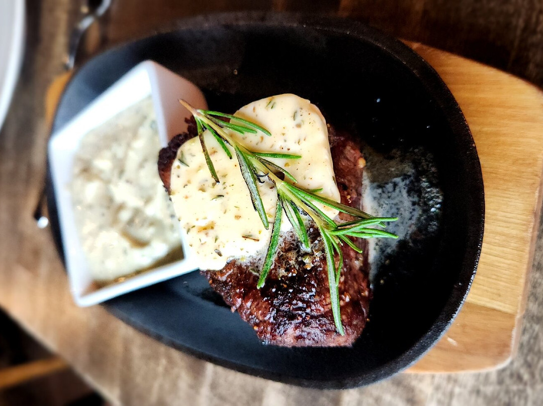 Sterling Steak & Lounge