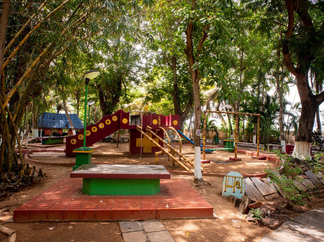Hotel Sadhabishegam主图