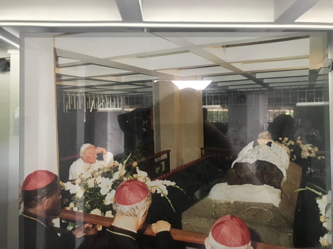 Pere Laval's Shrine-路易士港必去景点