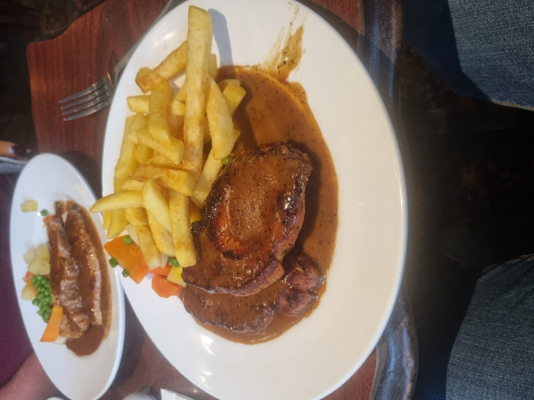 Breffni Arms Hotel主图