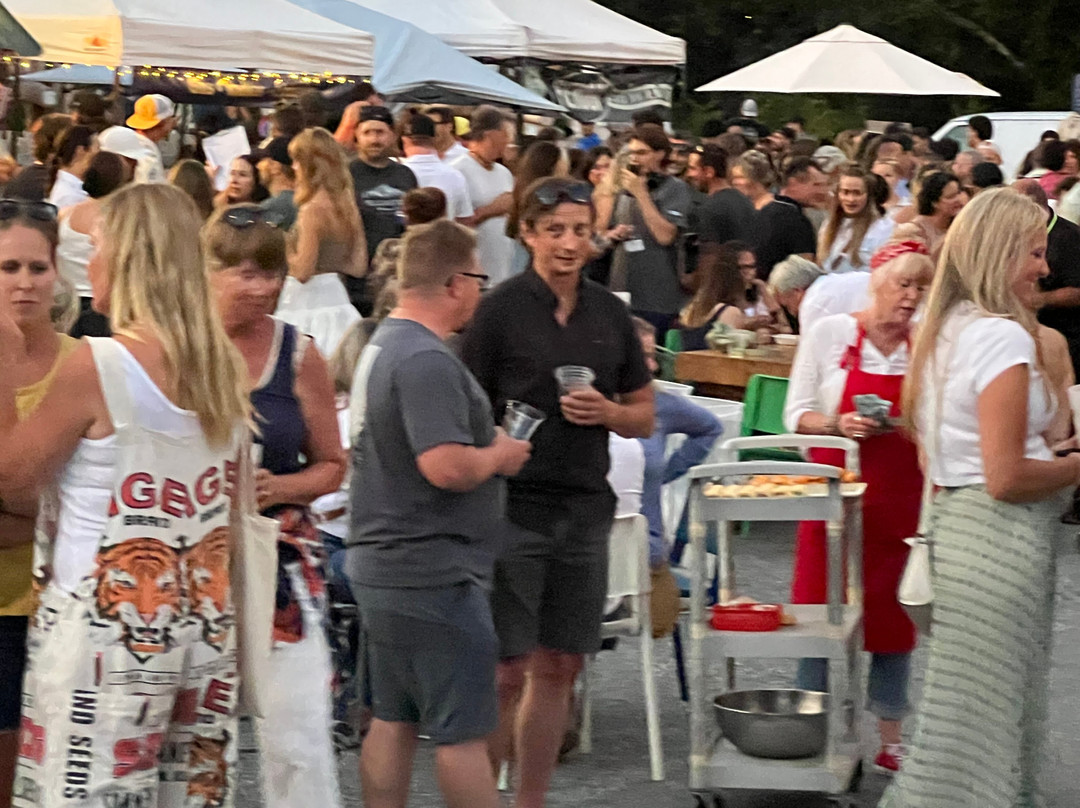 Gibsons Public Market-吉布森斯必去景点