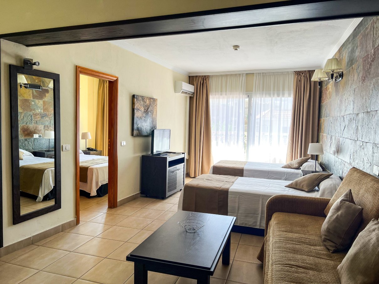 拉阿尔德亚套房酒店-客卧