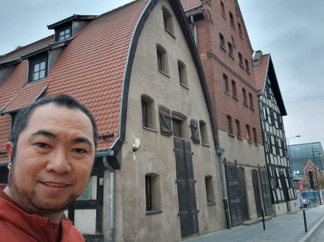 Old Granaries景点图片