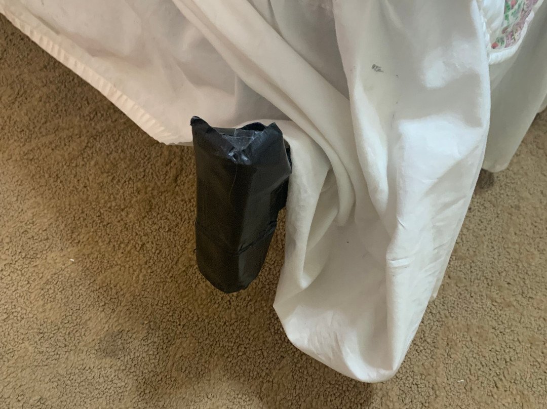 Tombstone Bordello主图