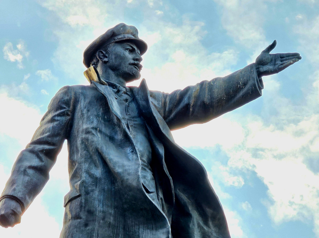 V. I. Leninu Monument