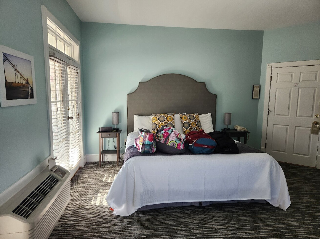 The Harbor House Inn主图