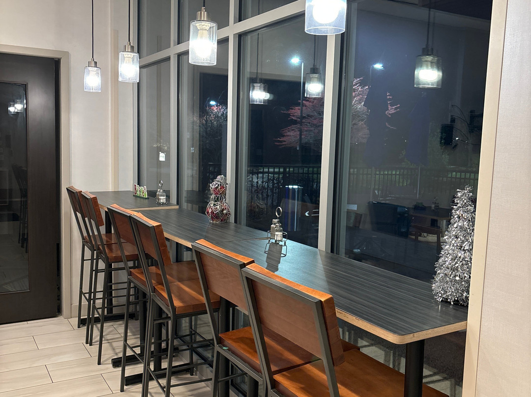 Holiday Inn Express & Suites Auburn Hills South By IHG主图