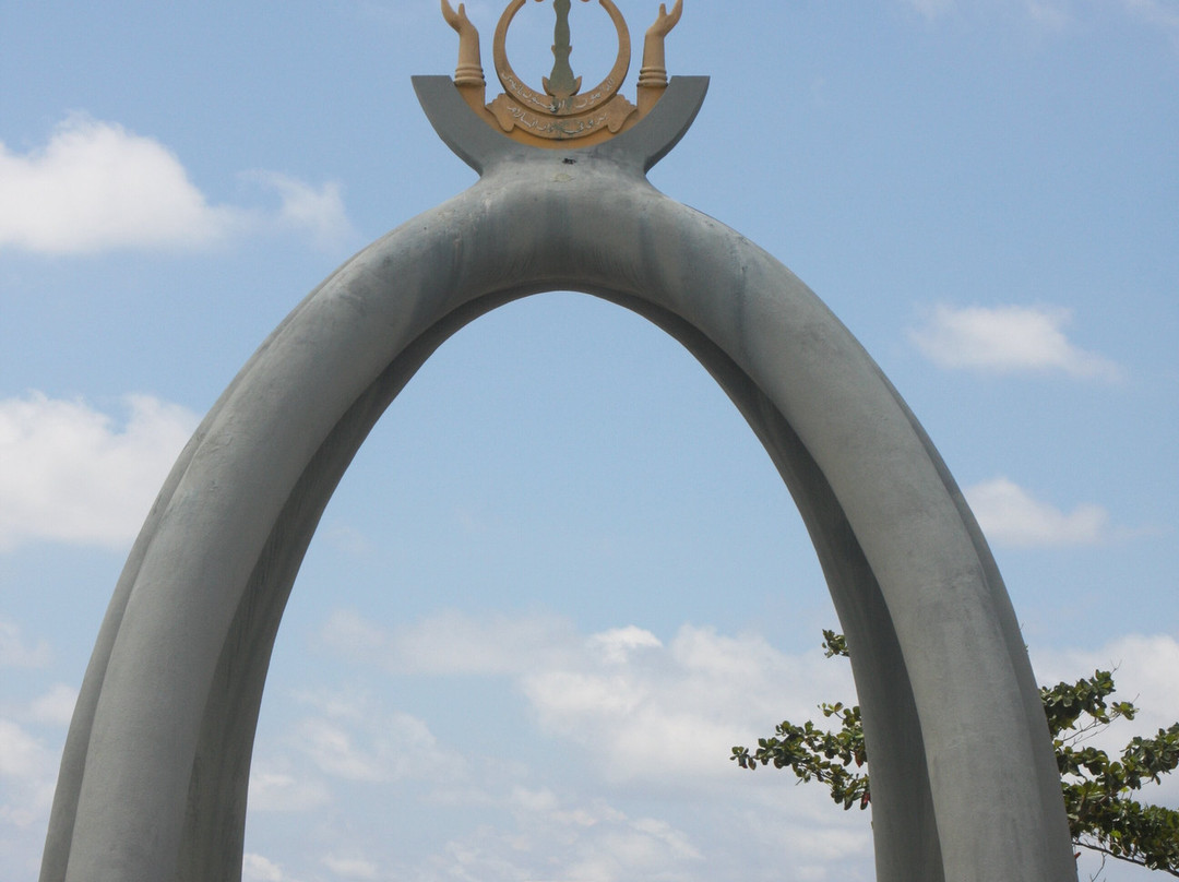 Billionth Barrel Monument-赛瑞亚必去景点