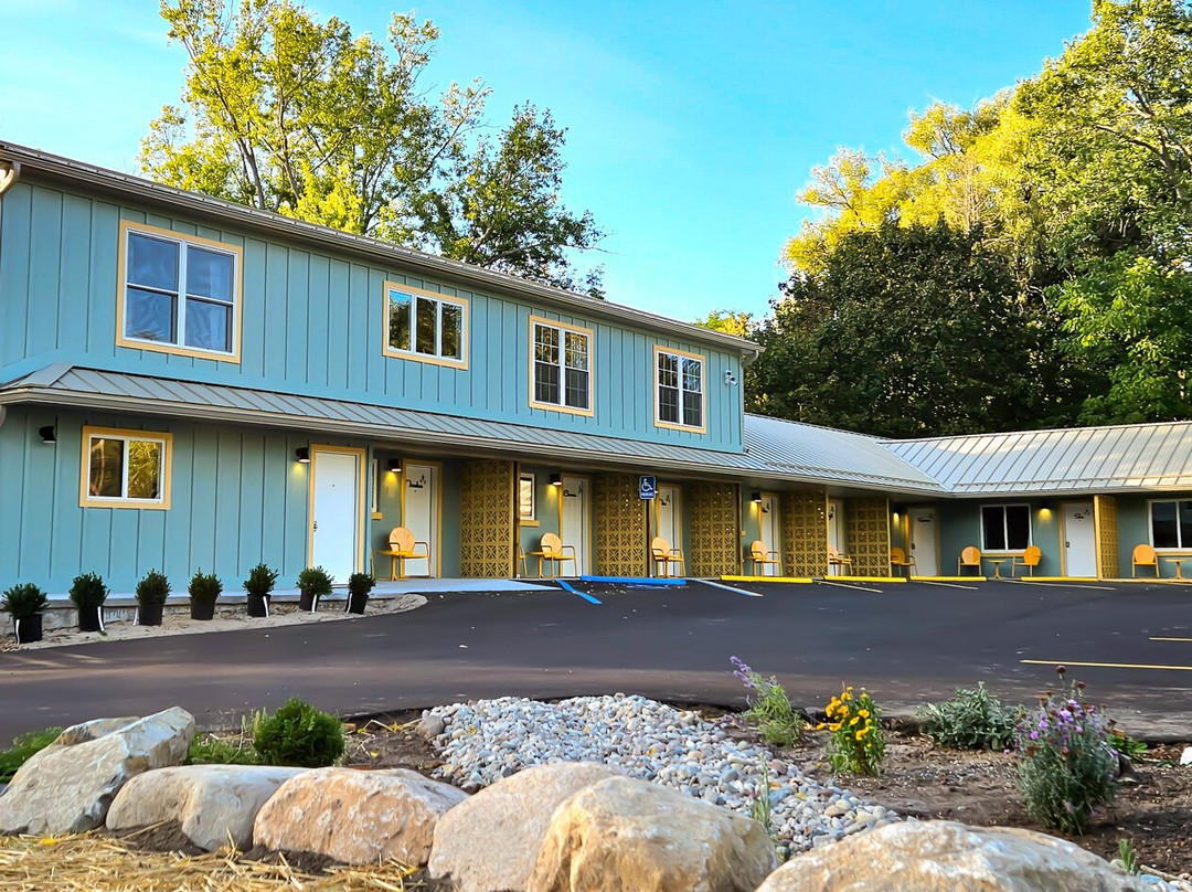 Travelers Motel - Newly Renovated