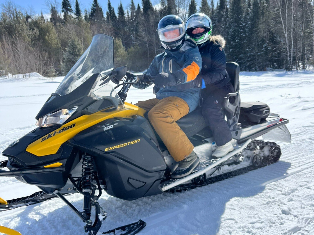 Farmhouse Snowmobiling and UTVs-普莱西德湖必去景点