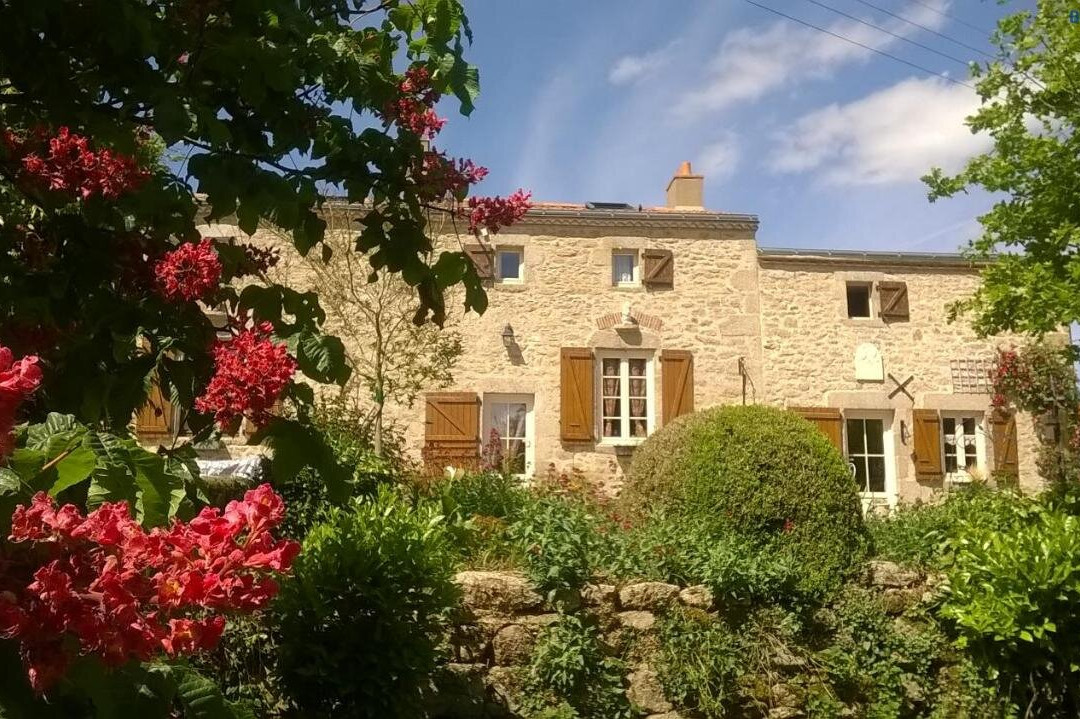 Chambretaud酒店住宿-Chambres d'hotes "Au Coeur de la Nature"